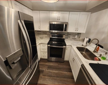 2735 Sw 35th Place - Photo Thumbnail 1
