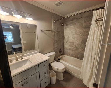 2735 Sw 35th Place - Photo Thumbnail 15