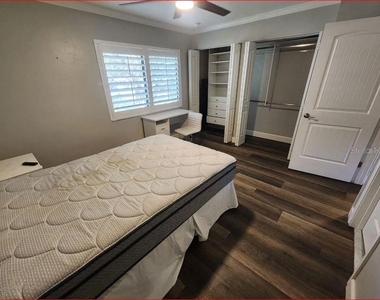 2735 Sw 35th Place - Photo Thumbnail 12