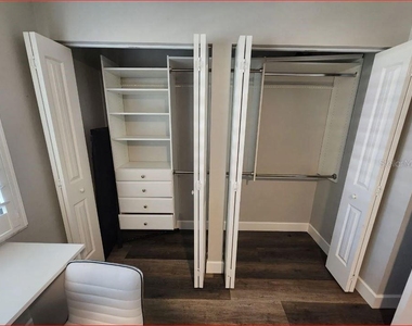 2735 Sw 35th Place - Photo Thumbnail 13