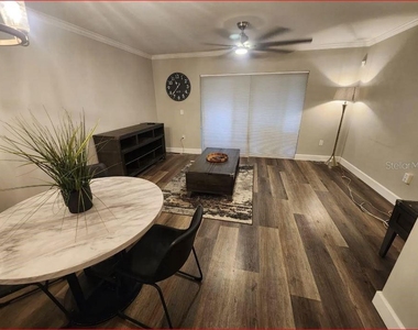2735 Sw 35th Place - Photo Thumbnail 6