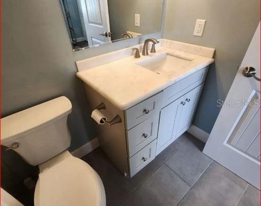 2735 Sw 35th Place - Photo Thumbnail 10