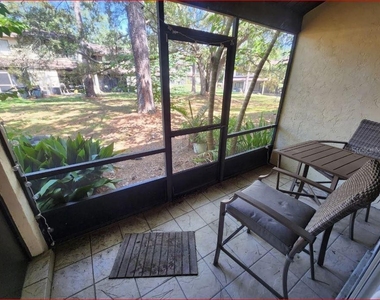 2735 Sw 35th Place - Photo Thumbnail 5