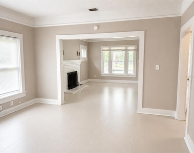 712 Mckenzie Street - Photo Thumbnail 2