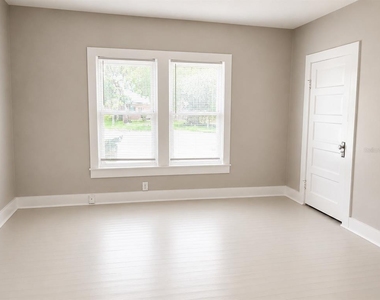 712 Mckenzie Street - Photo Thumbnail 4