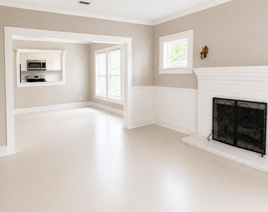 712 Mckenzie Street - Photo Thumbnail 1