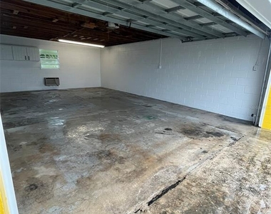 17653 Broad Street - Photo Thumbnail 26