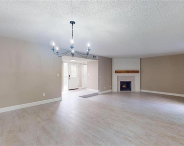 202 Pine Cone Trail - Photo Thumbnail 6
