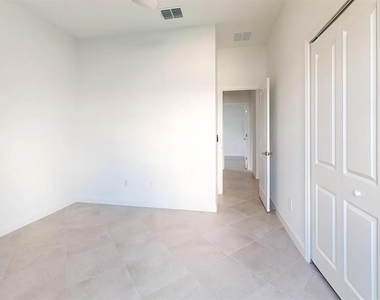 8535 Saint Kitts Circle - Photo Thumbnail 4