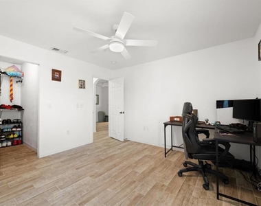 8933 Manor Loop - Photo Thumbnail 24