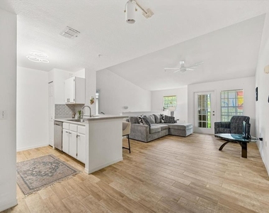 8933 Manor Loop - Photo Thumbnail 16
