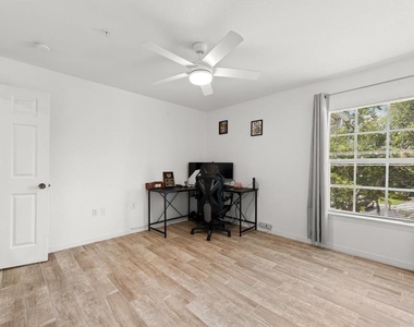 8933 Manor Loop - Photo Thumbnail 23