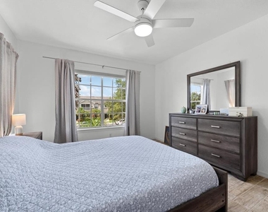 8933 Manor Loop - Photo Thumbnail 7