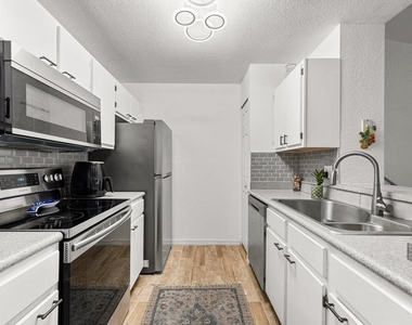 8933 Manor Loop - Photo Thumbnail 17