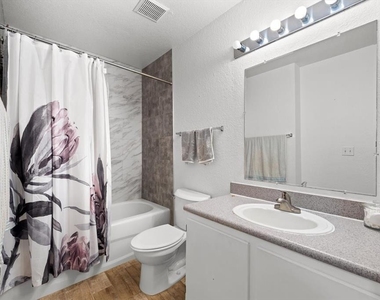 8933 Manor Loop - Photo Thumbnail 21
