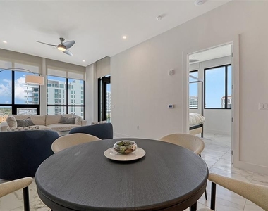 33 S Palm Avenue - Photo Thumbnail 13