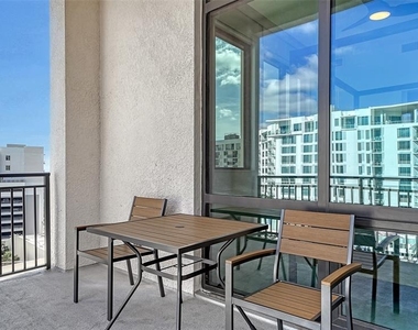 33 S Palm Avenue - Photo Thumbnail 22