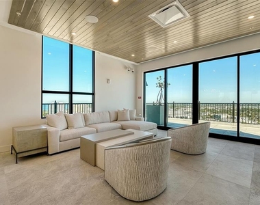 33 S Palm Avenue - Photo Thumbnail 45