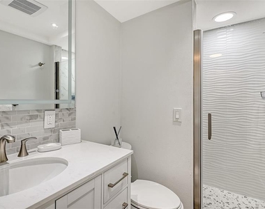 6750 Gulf Of Mexico Drive - Photo Thumbnail 16