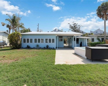 607 Manatee Avenue - Photo Thumbnail 30