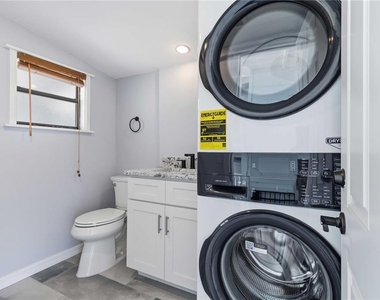 607 Manatee Avenue - Photo Thumbnail 24