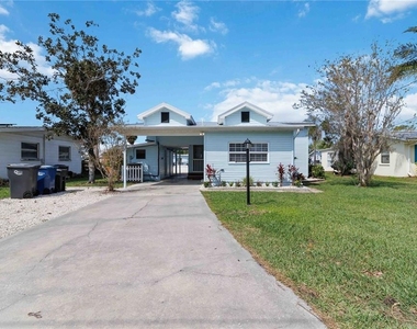 607 Manatee Avenue - Photo Thumbnail 2