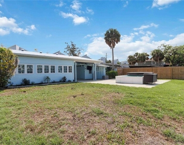 607 Manatee Avenue - Photo Thumbnail 29