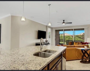 11780 Tapestry Lane - Photo Thumbnail 6