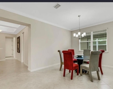 11780 Tapestry Lane - Photo Thumbnail 9