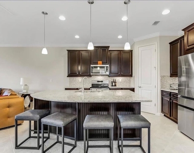 11780 Tapestry Lane - Photo Thumbnail 4