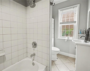 350 Dupont Street - Photo Thumbnail 8