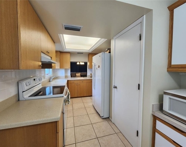 1650 1st Avenue W - Photo Thumbnail 3