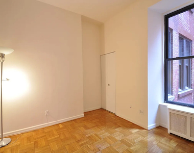 121 Madison Avenue - Photo Thumbnail 3
