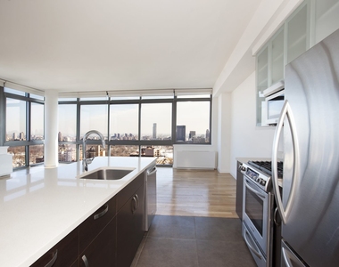 808 Columbus Ave - Photo Thumbnail 14