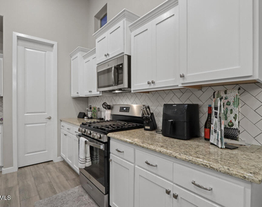 4556 Marisabel Azcarate Street - Photo Thumbnail 22
