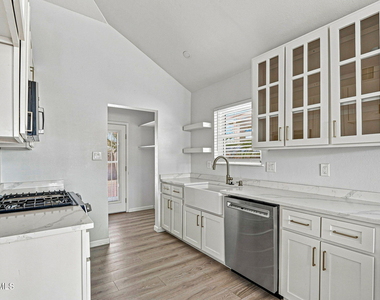 7453 Plaza Taurina Drive - Photo Thumbnail 8
