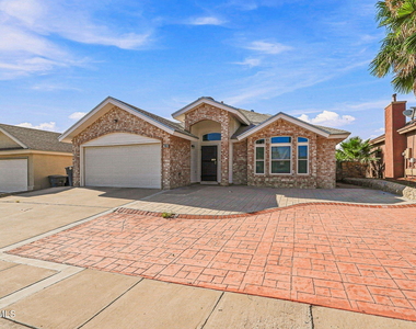 7453 Plaza Taurina Drive - Photo Thumbnail 2