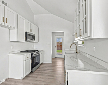 7453 Plaza Taurina Drive - Photo Thumbnail 6