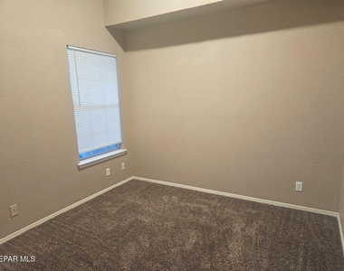 1329 Desierto Rosa Place - Photo Thumbnail 16