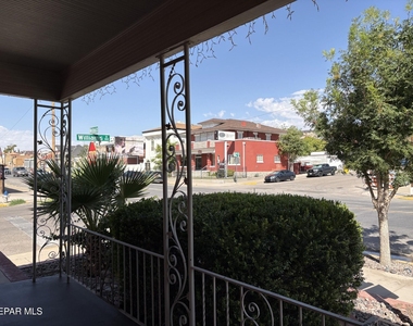 1800 Montana Avenue - Photo Thumbnail 2