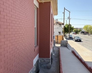 1800 Montana Avenue - Photo Thumbnail 4