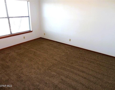 7205 Night Hawk Drive - Photo Thumbnail 13
