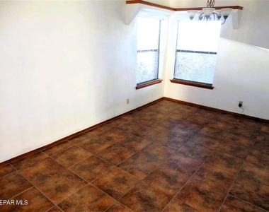 7205 Night Hawk Drive - Photo Thumbnail 6