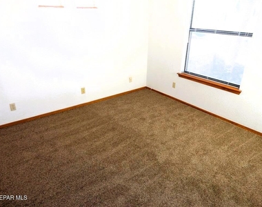 7205 Night Hawk Drive - Photo Thumbnail 11