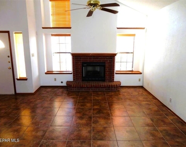 7205 Night Hawk Drive - Photo Thumbnail 2