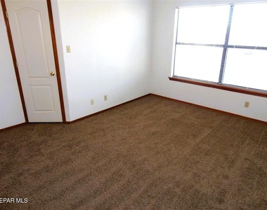 7205 Night Hawk Drive - Photo Thumbnail 14