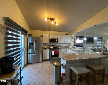 10473 Valle Del Mar Drive - Photo Thumbnail 6