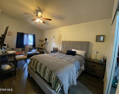 10473 Valle Del Mar Drive - Photo Thumbnail 14