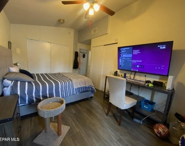 10473 Valle Del Mar Drive - Photo Thumbnail 12