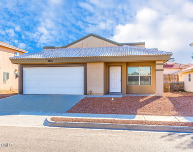 3289 Emerald Point Drive - Photo Thumbnail 2